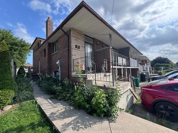 11 Nancy McCredie Dr, Brampton, ON L6X 2N4