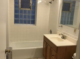120 E 44th St #1, Chicago, IL 60653