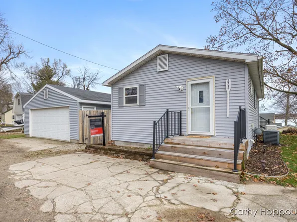 2714 Cottage Dr, Orleans, MI 48865