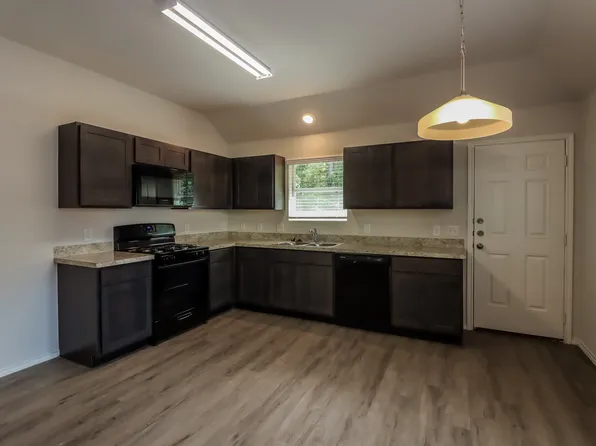 2700 Lina Dr, Conroe, TX 77301