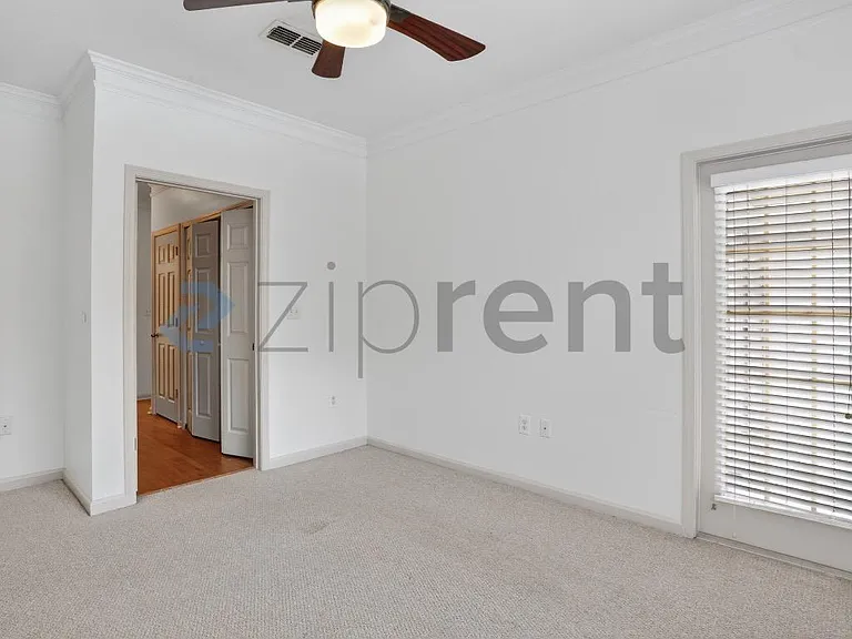 1111 Westchester Rdg NE — Photo 13