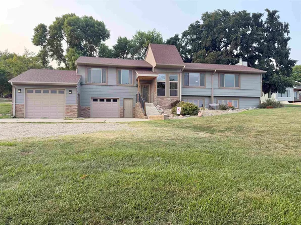 114 Lakeview Ter, Yankton, SD 57078