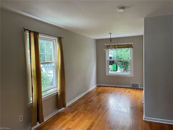 5th image of 21870 S Lake Shore Blvd