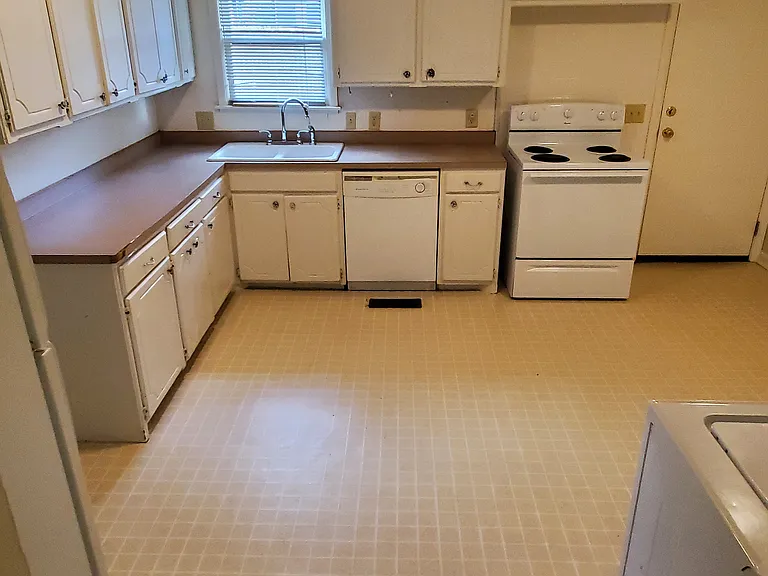 223 S West St #D — Photo 10