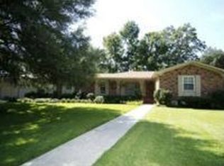 1002 Riverview Dr, Hanahan, SC 29410