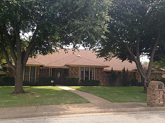 3rd image of 918 Green Terrace Ln