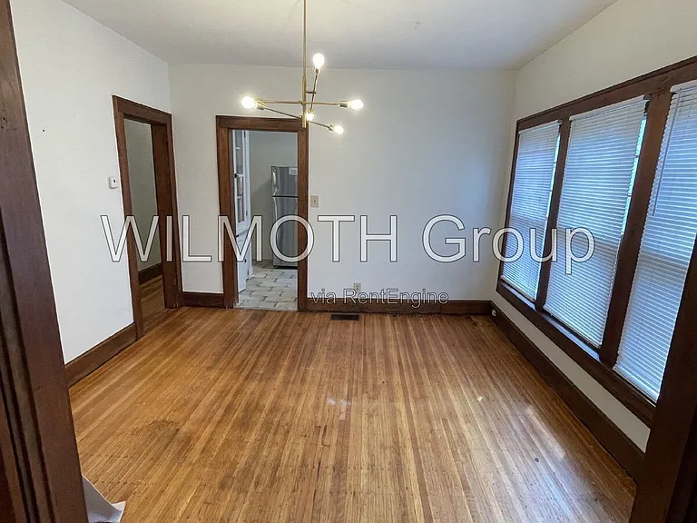 537 E 11th St #1 — Photo 5