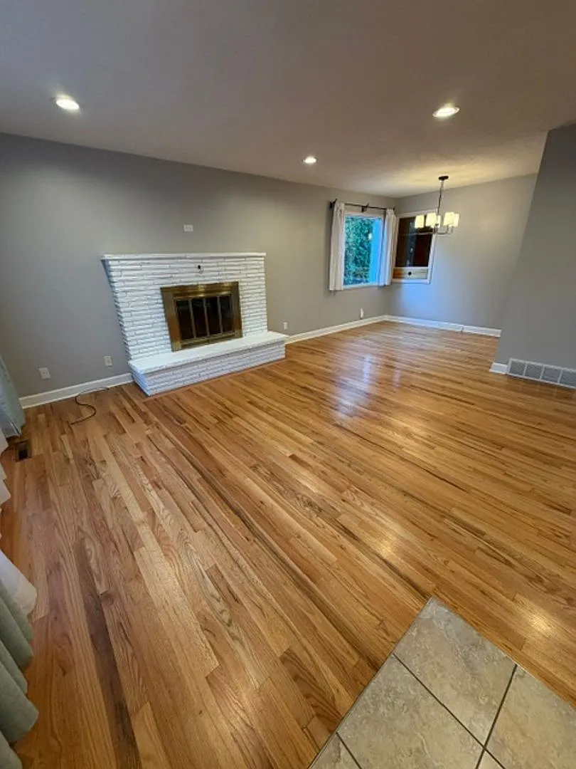 North Spokane Home Basement, Large Detached Garage, Central A/C — Photo 2