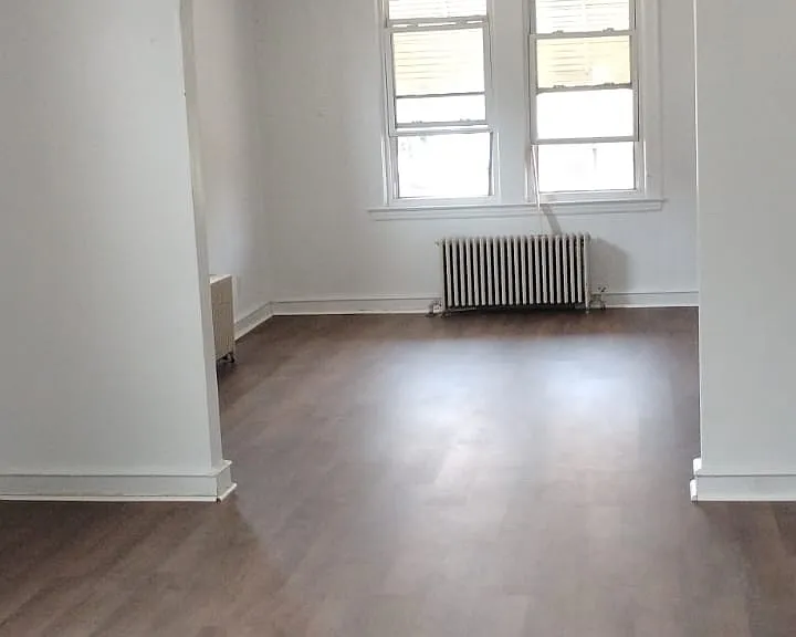 242 W Green St #2 — Photo 1