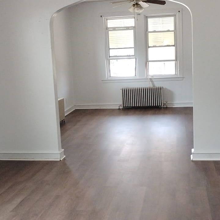 1st image of 242 W Green St #2