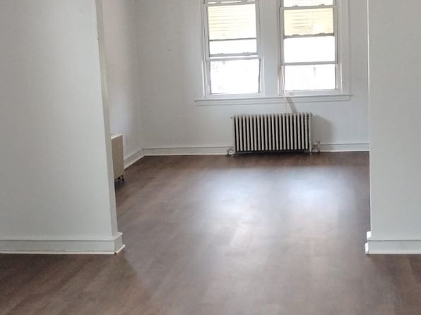 242 W Green St #2