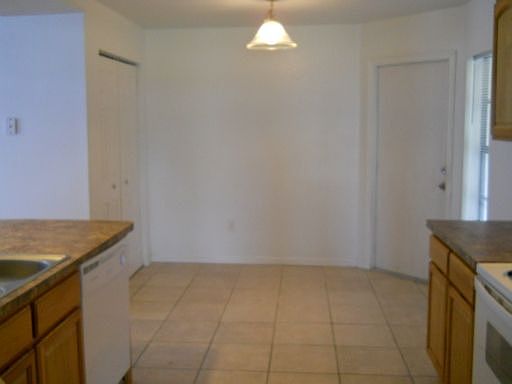 4th image of 2382 SE Fruit Ave