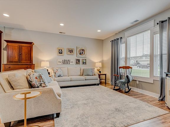 3rd image of 5122 Garnet Ct