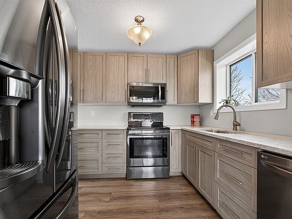 4th image of 1085 Alta Dena Rd
