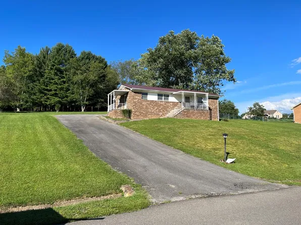 128 Linwood Dr, Richlands, VA 24641