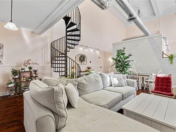5th image of 265 Sayles Ave Unit 13