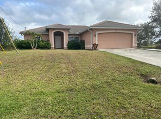 2335 SW 5th Pl, Cape Coral, FL 33991
