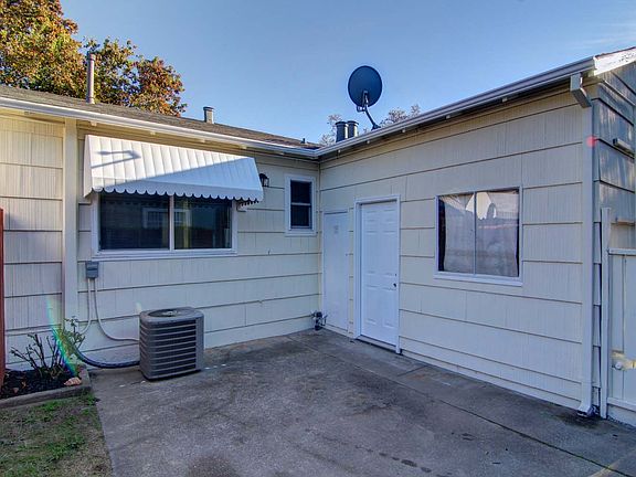4th image of 5317 Camellia Ave