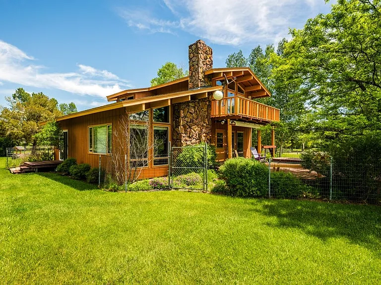 21 Mills Ln — Photo 1