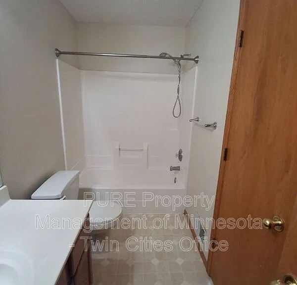 4985 Grenwich Ave N — Photo 9