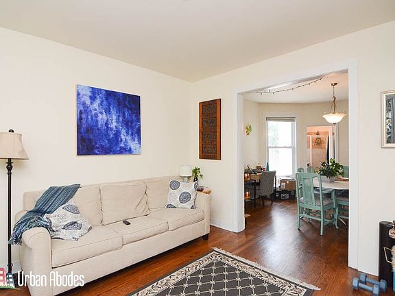 4th image of 3520 N Lincoln Ave Frnt 2