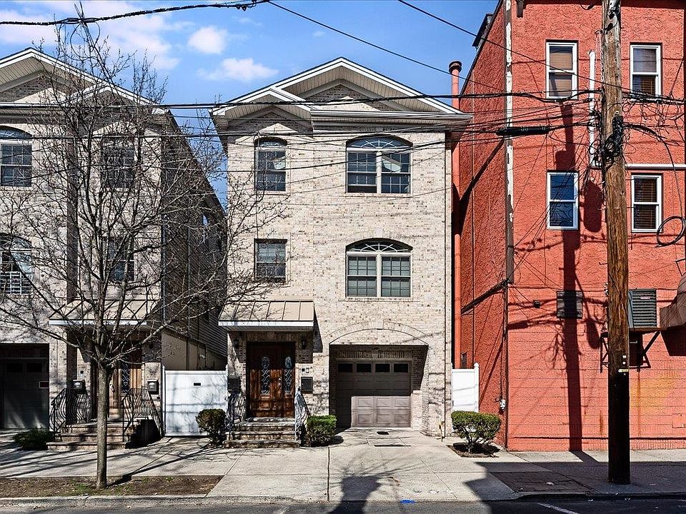 1st image of 221 Sherman Ave #2