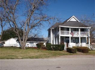 1004 N Market St, Brazoria, TX 77422