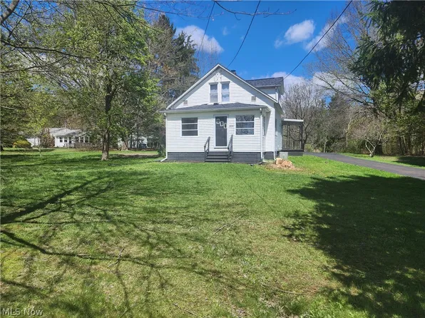 3187 Grenfall Rd, Barberton, OH 44203