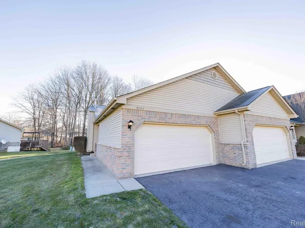 37575 N Dianne Ln, New Boston, MI 48164