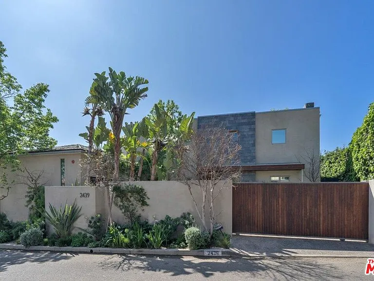 2439 Carman Crest Dr — Photo 18