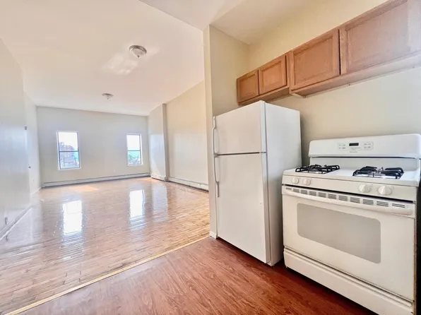 (undisclosed Address), Yonkers, NY 10701