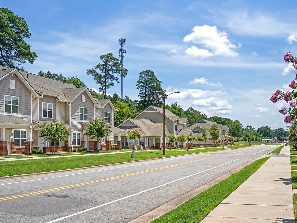 Ravenwood Crossing