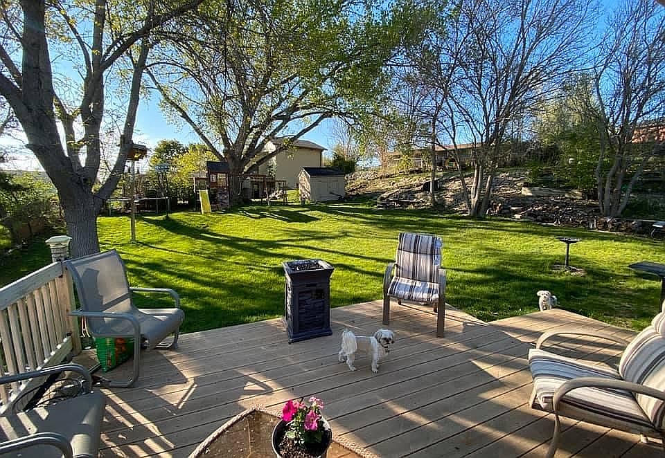 2nd image of 206 Lakeside Ln