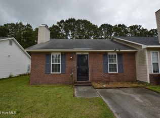 109 Live Oak Ct, Midway Park, NC 28544