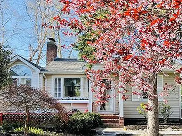 75 Cliff Rd E, Wading River, NY 11792