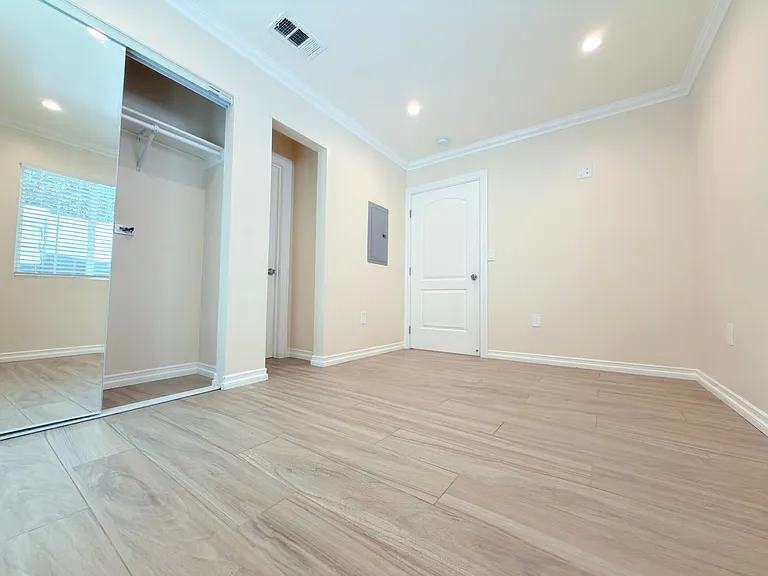 5227 Strohm Ave — Photo 7