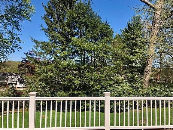 Lovely and quiet backyard.