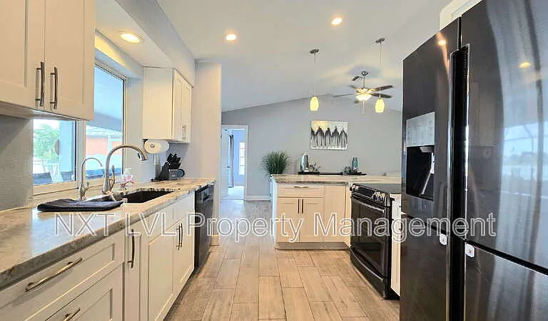 837 SE 3rd Ter — Photo 9