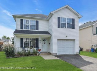 11-3 Hurley St, Keyport, NJ 07735