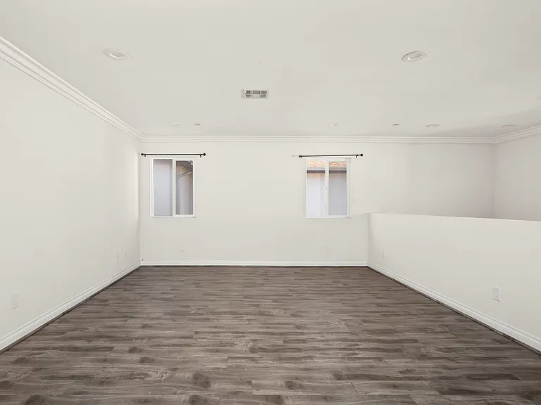 4818 1/2 Saturn St — Photo 9
