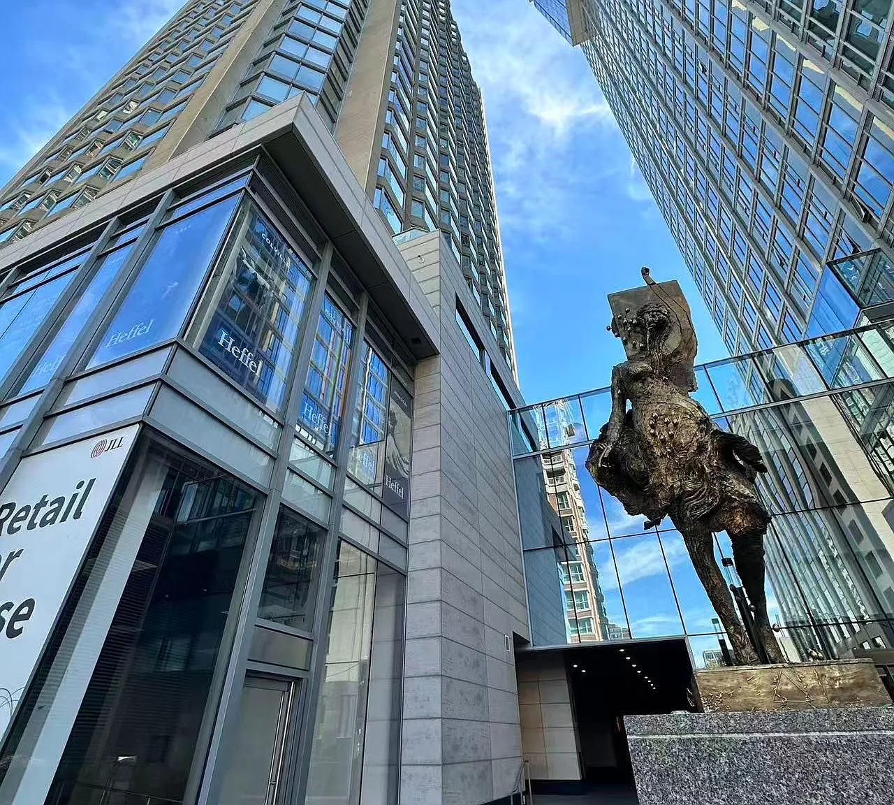 Yorkville Plaza — Photo 1