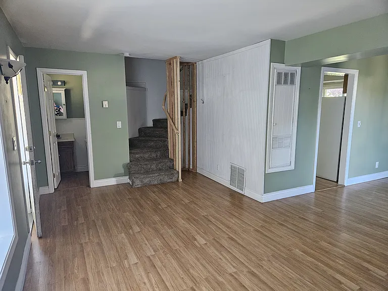 738 Kiener Dr #B — Photo 9