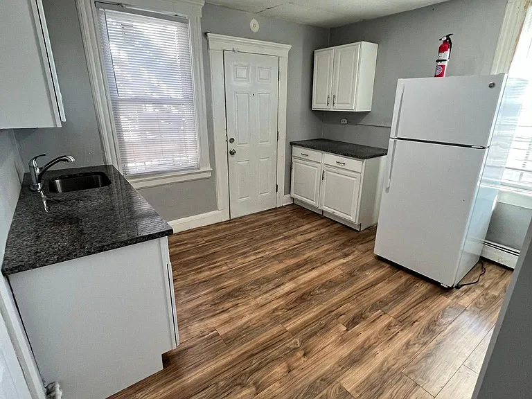 489 Market St #2 — Photo 5