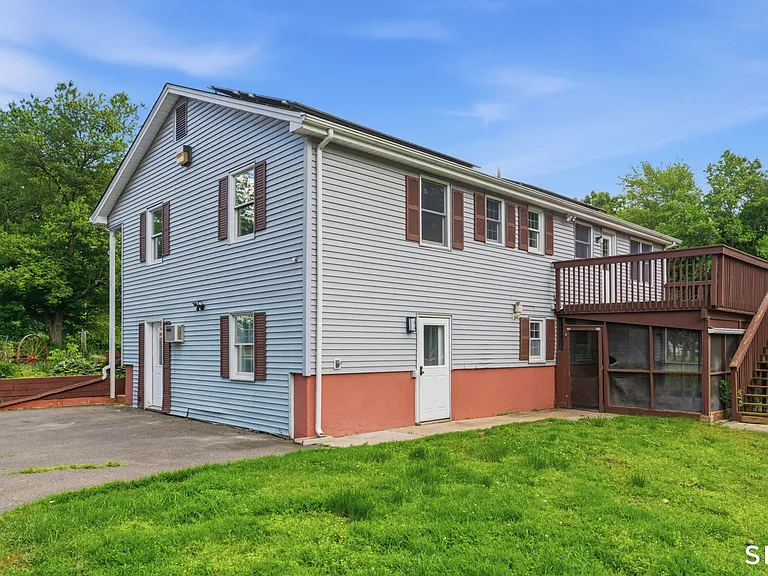 60 Hoffman Rd — Photo 6