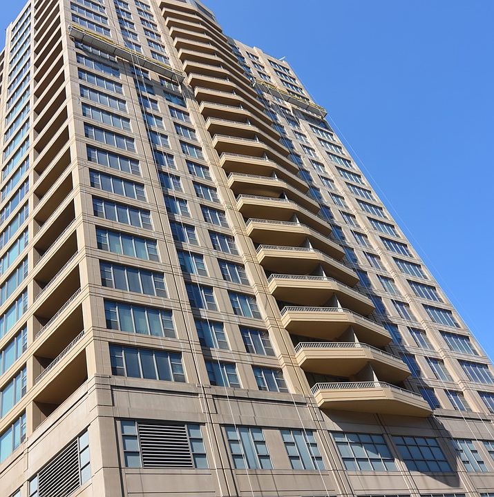 1st image of 200 N Jefferson St APT 1005