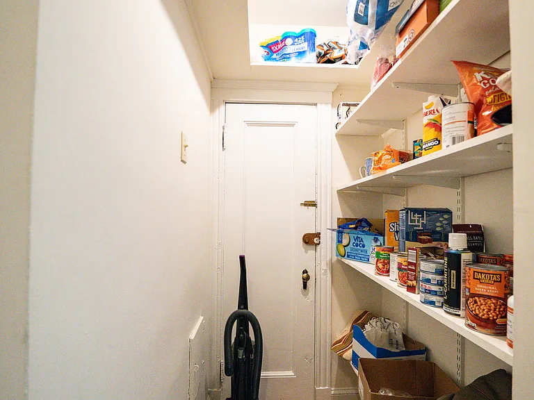 58 Selkirk Rd #12 — Photo 5