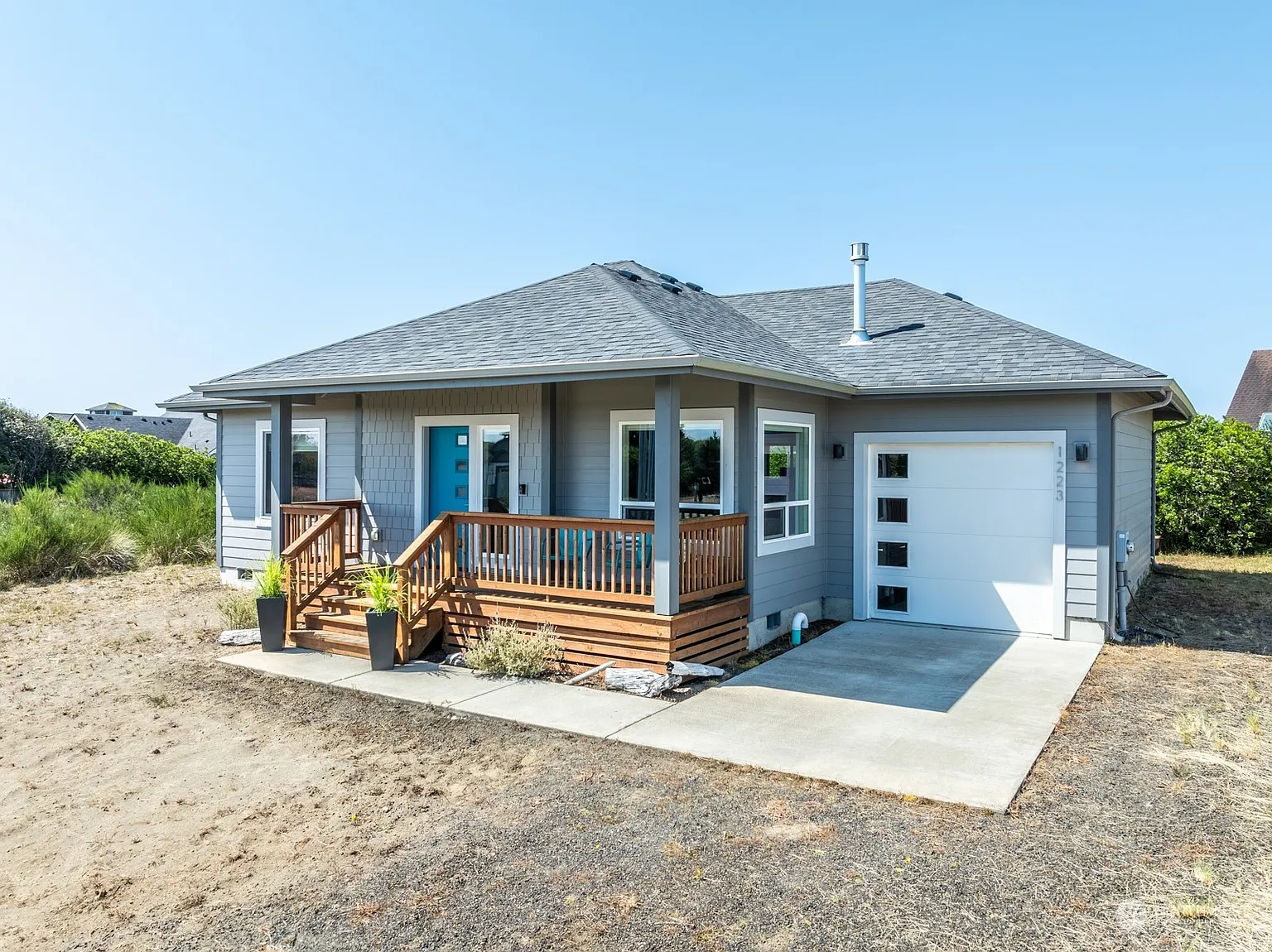 1223 E Ocean Shores Boulevard SW photo 1