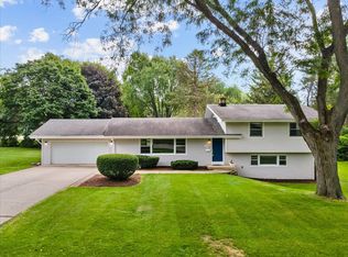 1456 N Eagle St, Naperville, IL 60563