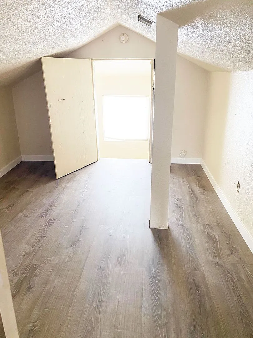 Charming 3-Bedroom House for Rent close to Sunnyslope! Water and Sewer Included! — Photo 4