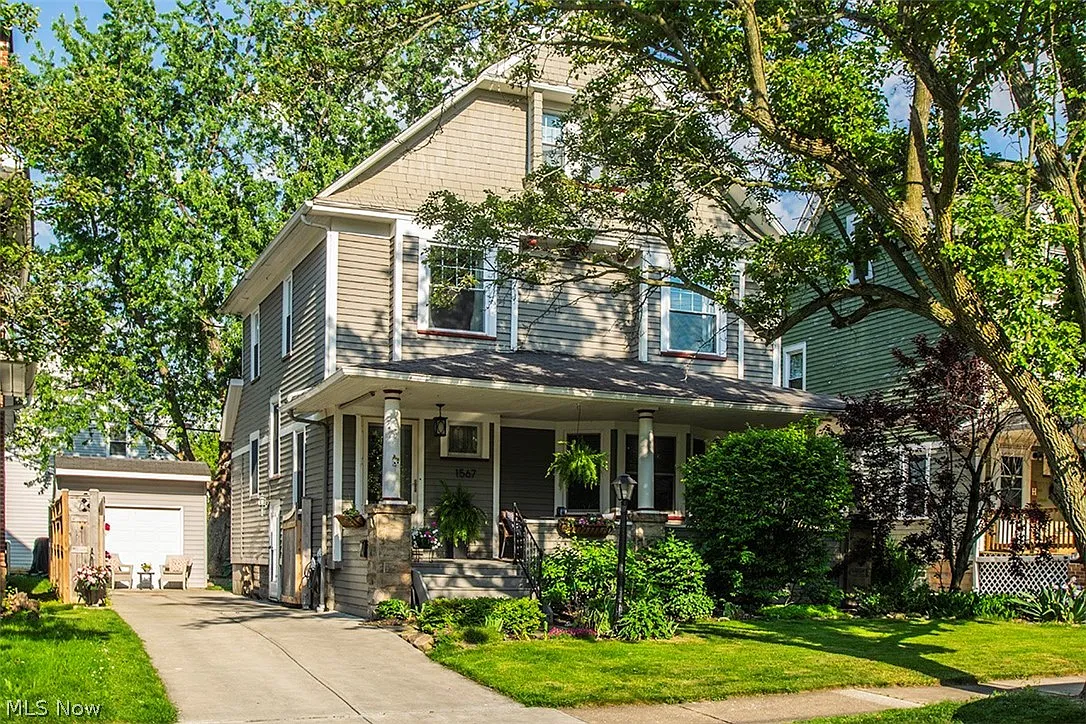 1567 Wyandotte Ave photo 1